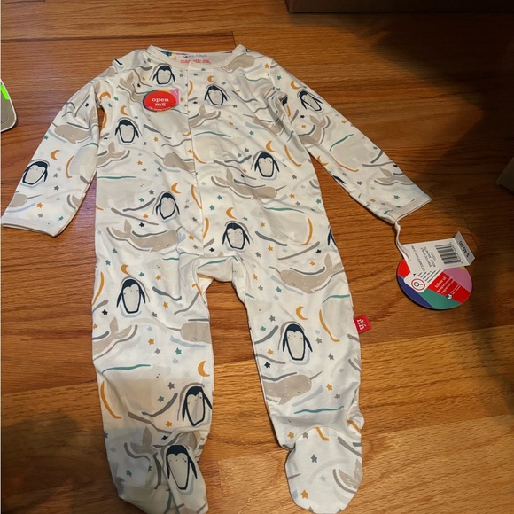 NWOT Magnetic Me modal sleeper 3-6 months - make diaper changes a breeze! - Picture 5 of 7